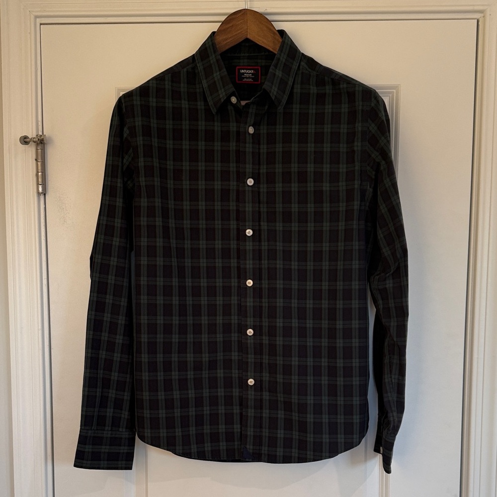 UNTUCKit Green and Black Plaid Button Down Shirt